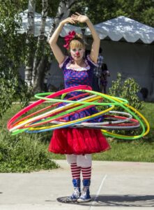 Read more about the article Hula-Hooping für Fitness und Spaß: Der Hula Hoop Reifen als Geheimwaffe für 2024